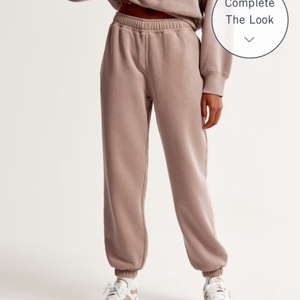 Beige Abercrombie Sweatpants